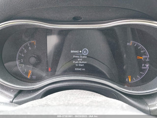 1C4RJFAG0JC111621 Jeep Grand Cherokee Laredo E