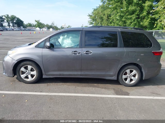 2018 TOYOTA SIENNA LE VIN: 5TDKZ3DC9JS909485