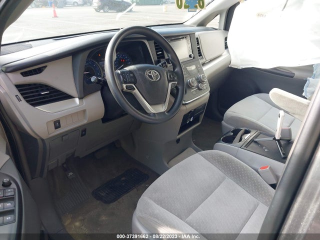 2018 TOYOTA SIENNA LE VIN: 5TDKZ3DC9JS909485