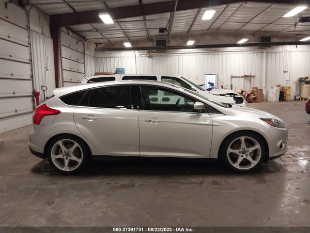 2014 FORD FOCUS TITANIUM VIN: 1FADP3N29EL196850