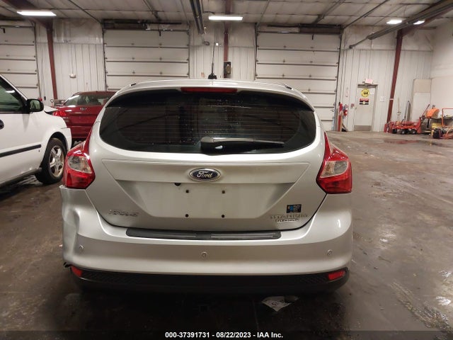 2014 FORD FOCUS TITANIUM VIN: 1FADP3N29EL196850