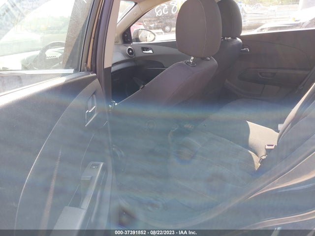 Chevrolet SONIC LT 2014 1G1JC5SH8E4137062 Image 8