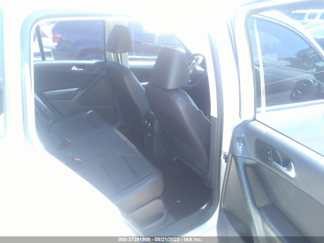 WVGAV7AX8GW558577 Volkswagen TIGUAN S