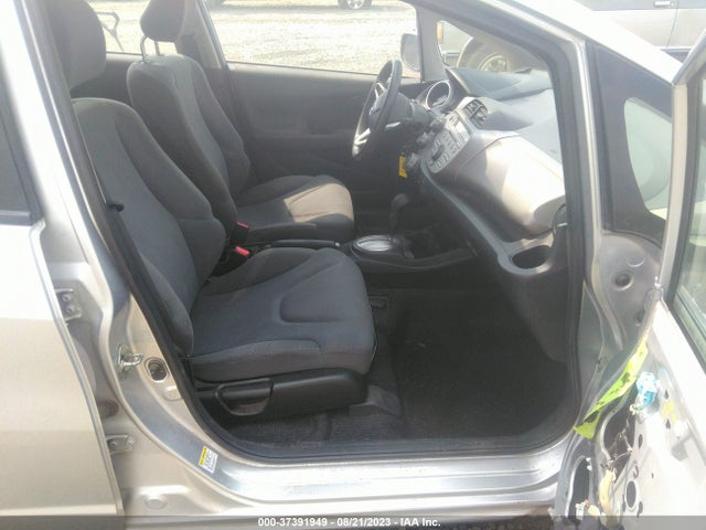 2013 HONDA FIT VIN: JHMGE8H33DC063030