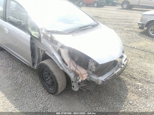 2013 HONDA FIT VIN: JHMGE8H33DC063030