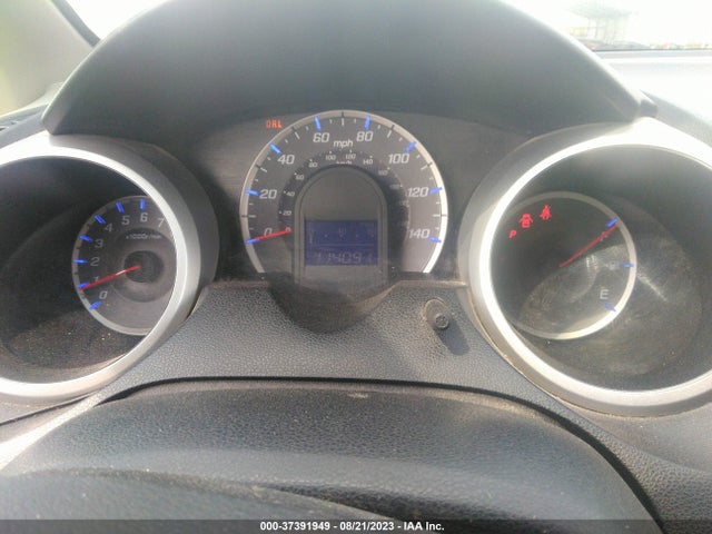 2013 HONDA FIT VIN: JHMGE8H33DC063030