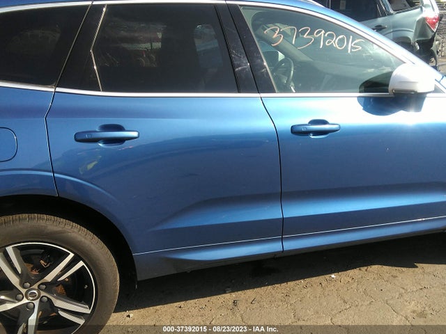 2018 VOLVO XC60 R-DESIGN VIN: YV4A22RM4J1079679