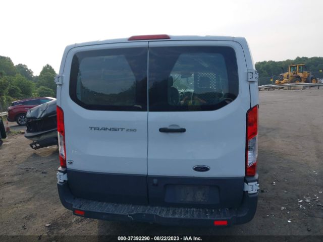 1FTYR1ZM1GKA90827 Ford TRANSIT CARGO VAN