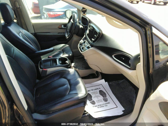 2C4RC1BG2HR523973 Chrysler Pacifica Touring-l