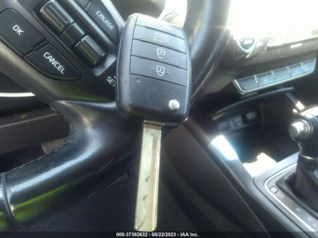 5XYPG4A31HG193193 KIA SORENTO LX