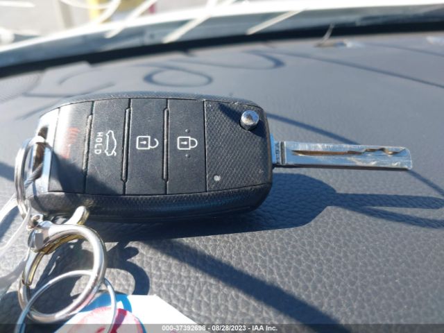 KNAGM4A70F5596287 KIA Optima Lx