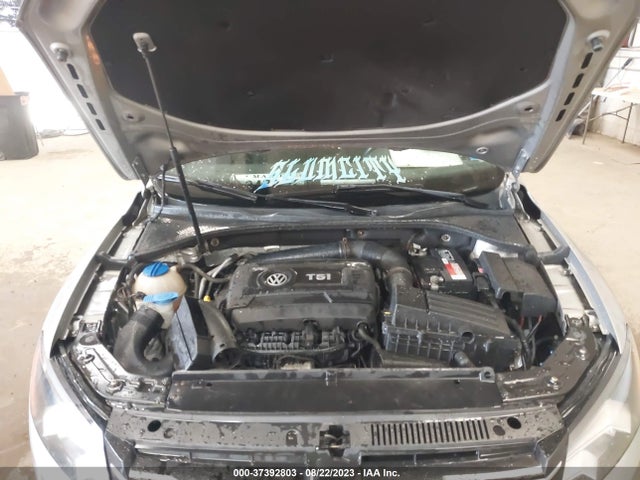 1VWBT7A31EC049924 Volkswagen Passat Se W/sunroof