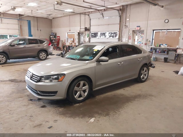 1VWBT7A31EC049924 Volkswagen Passat Se W/sunroof