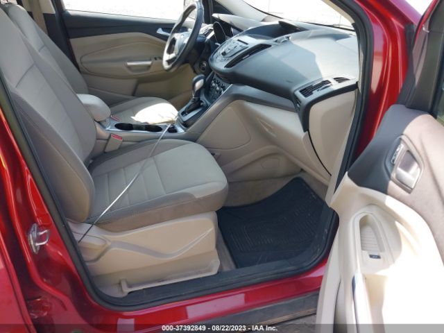 1FMCU9GX2FUC06233 Ford ESCAPE SE