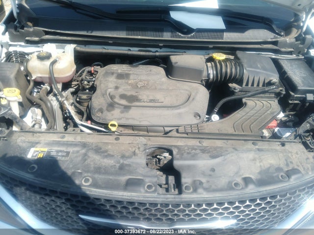 2C4RC1DG7MR532496 Chrysler Voyager Lxi