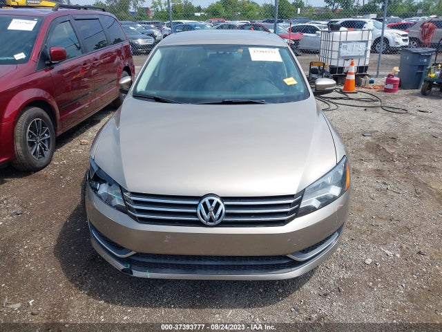 1VWAT7A38FC024015 Volkswagen Passat 1.8t Wolfsburg Ed