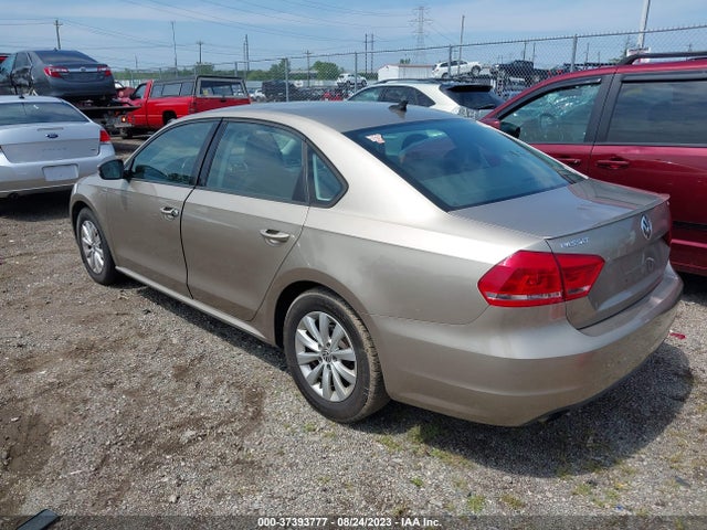 1VWAT7A38FC024015 Volkswagen Passat 1.8t Wolfsburg Ed