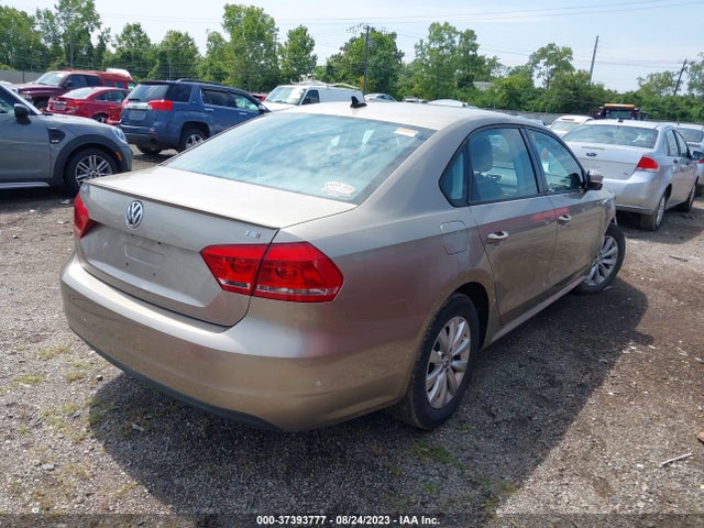 1VWAT7A38FC024015 Volkswagen Passat 1.8t Wolfsburg Ed