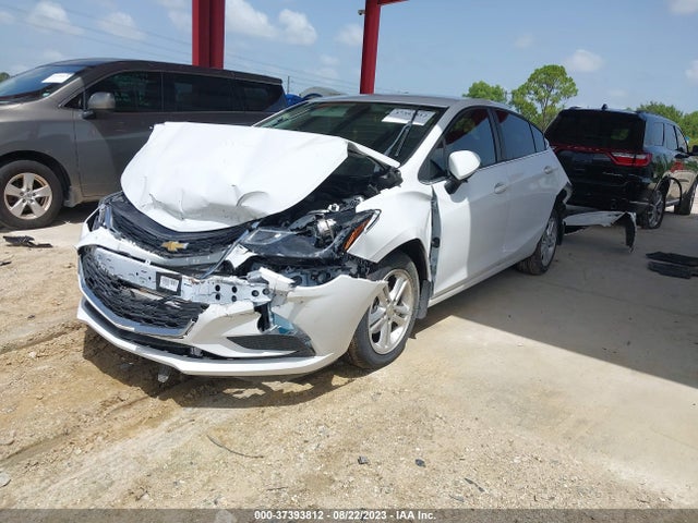 Chevrolet CRUZE LT 2018 1G1BE5SM8J7228224 Image 2