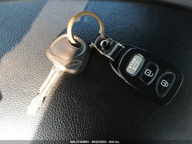 2013 HYUNDAI ELANTRA LIMITED PZEV VIN: 5NPDH4AE9DH328473
