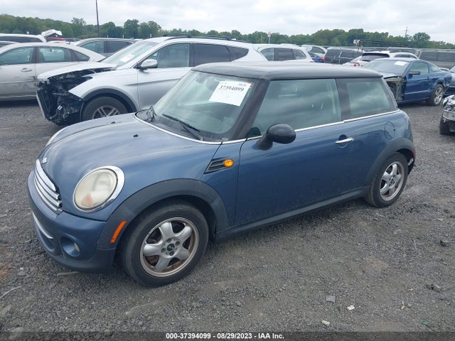 2011 MINI COOPER WMWSU3C53BT099630 Photo 1