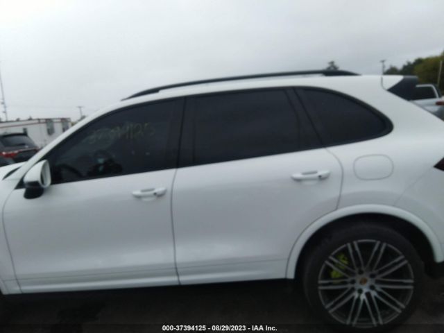 WP1AE2A27HLA70072 Porsche Cayenne S E-hybrid