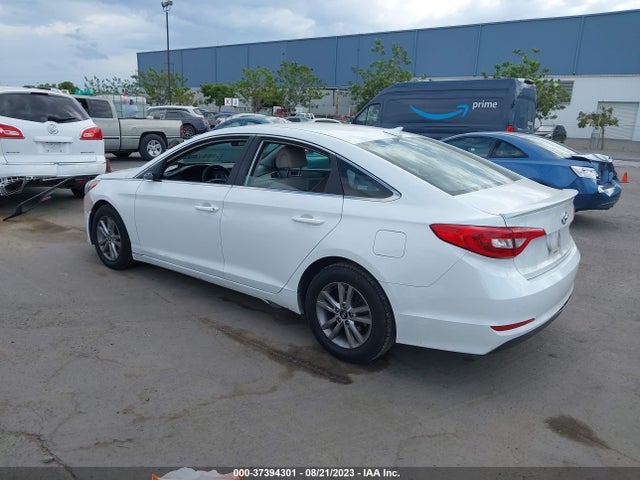 2015 HYUNDAI SONATA 2.4L SE VIN: 5NPE24AFXFH002828