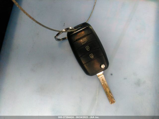 KNDJN2A24F7803282 KIA Soul Base
