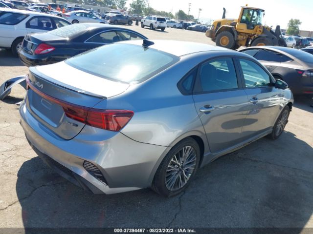 3KPF54AD2NE491030 KIA Forte Gt-line