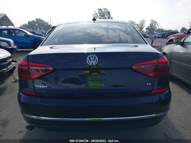1VWLA7A35KC011540 Volkswagen Passat 2.0t Wolfsburg Edition