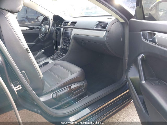 1VWLA7A35KC011540 Volkswagen Passat 2.0t Wolfsburg Edition