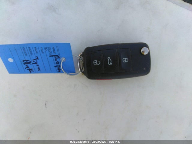 WVGAV7AX0FW508674 Volkswagen TIGUAN SE