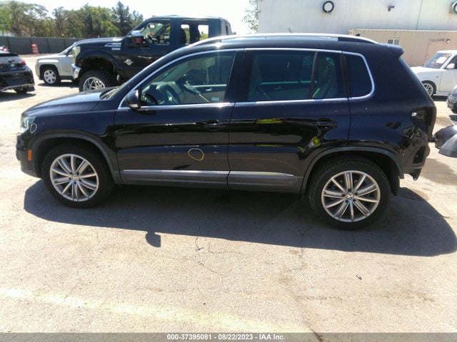 WVGAV7AX0FW508674 Volkswagen TIGUAN SE