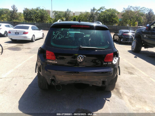 WVGAV7AX0FW508674 Volkswagen TIGUAN SE