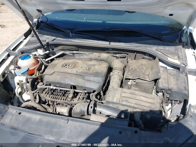 1VWAT7A39FC084899 Volkswagen Passat 1.8t Limited Edition