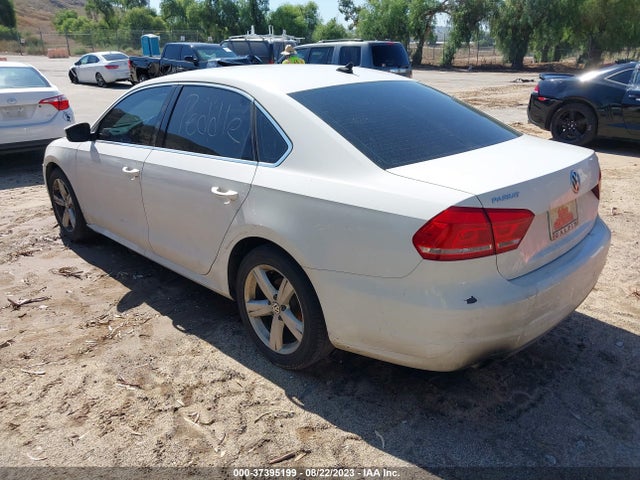 1VWAT7A39FC084899 Volkswagen Passat 1.8t Limited Edition
