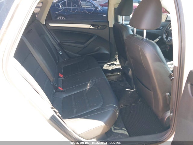 1VWAT7A39FC084899 Volkswagen Passat 1.8t Limited Edition