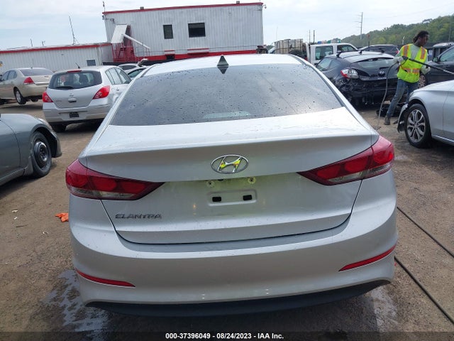 Hyundai Elantra Value Edition 2018 5NPD84LF0JH279990 Image 16