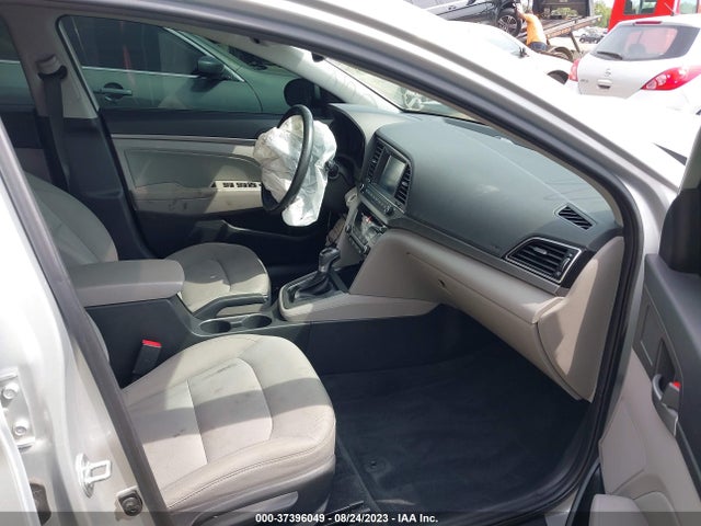 Hyundai Elantra Value Edition 2018 5NPD84LF0JH279990 Image 5