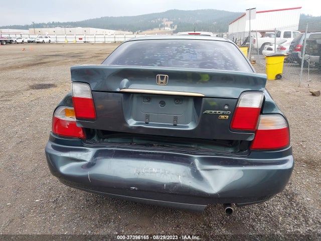 1996 HONDA ACCORD LX/EX VIN: 1HGCD5638TA212175