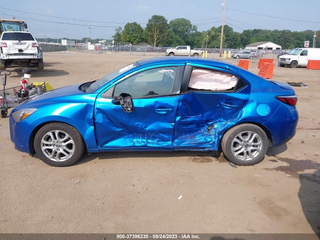 Scion IA 2016 3MYDLBZV2GY133718 Image 14