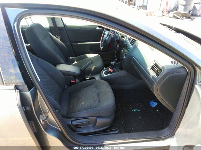 3VW2K7AJ7EM235581 Volkswagen Jetta Sedan S