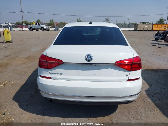 1VWBT7A32GC048459 Volkswagen Passat 1.8t Se