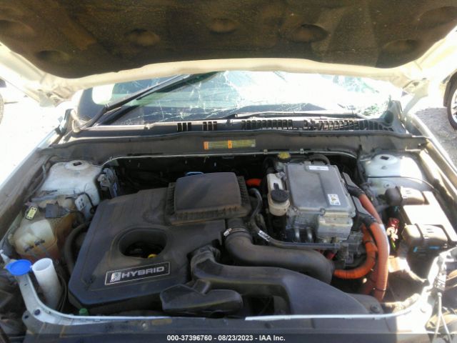 3FA6P0LU6HR325046 Ford Fusion Hybrid Se
