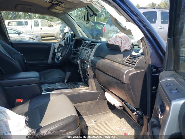 Toyota 4RUNNER SR5 2018 JTEBU5JR8J5596787 Image 5