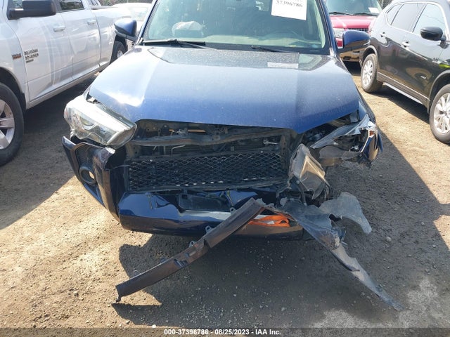 Toyota 4RUNNER SR5 2018 JTEBU5JR8J5596787 Image 6