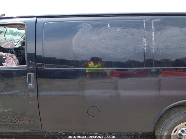 Chevrolet EXPRESS CARGO VAN 2017 1GCWGAFF0H1141650 Image 13
