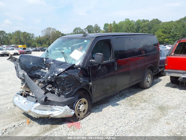Chevrolet EXPRESS CARGO VAN 2017 1GCWGAFF0H1141650 Image 2