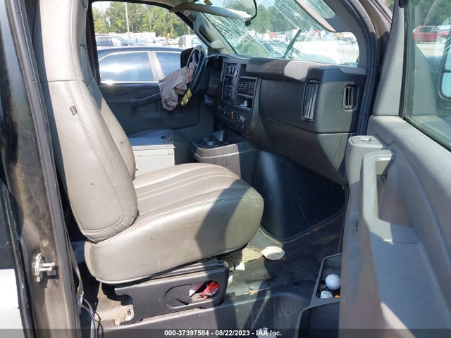 Chevrolet EXPRESS CARGO VAN 2017 1GCWGAFF0H1141650 Image 4