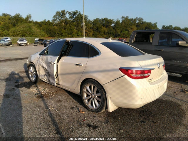 1G4PS5SK8E4155590 Buick Verano Leather Group